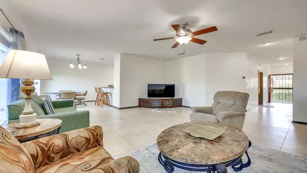 Coliving in Lake Forest - Northside, Jacksonville