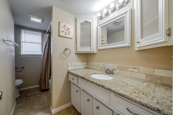 Coliving in Acres Home - Nw Houston, Houston