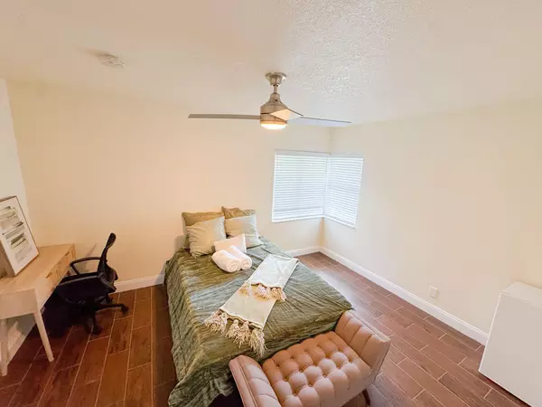 Coliving in Kenwood - Clearwater-St. Petersburg, Tampa
