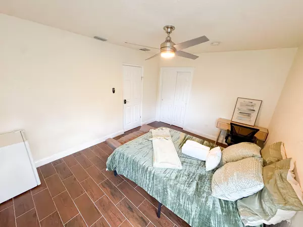 Coliving in Kenwood - Clearwater-St. Petersburg, Tampa