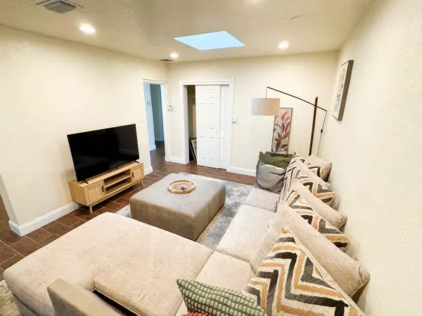 Coliving in Kenwood - Clearwater-St. Petersburg, Tampa