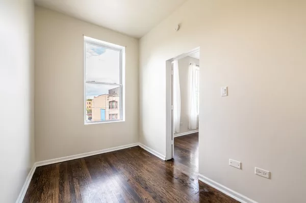 Coliving in Ukrainian Village - West Side, Chicago