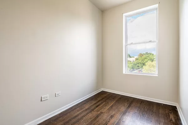 Coliving in Ukrainian Village - West Side, Chicago