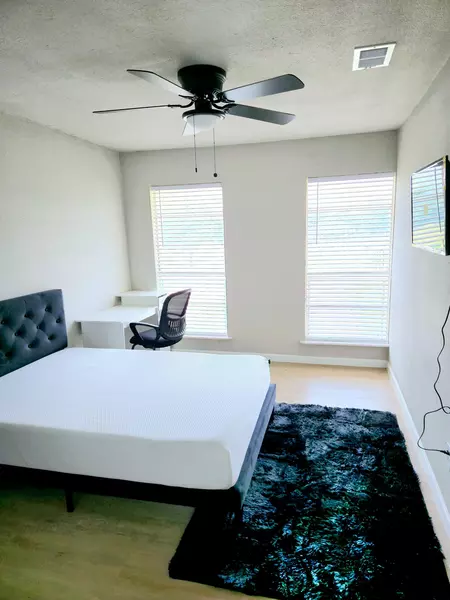 Coliving in Seguin - Outer SATX, San Antonio