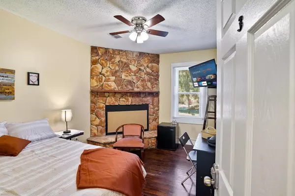 Coliving in College Park JAX - Northside, Jacksonville