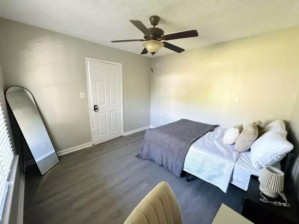 Coliving in Gorman - Outer Triangle, Raleigh
