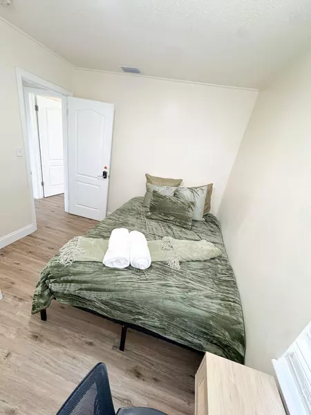 Coliving in Kenwood - Clearwater-St. Petersburg, Tampa