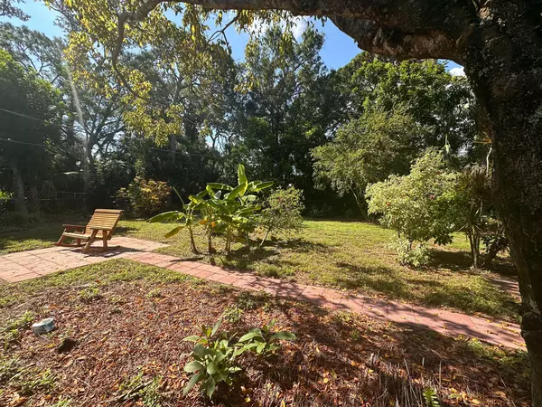 Coliving in Shore Acres - Clearwater-St. Petersburg, Tampa