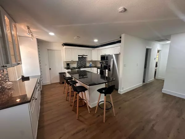 Coliving in Shore Acres - Clearwater-St. Petersburg, Tampa