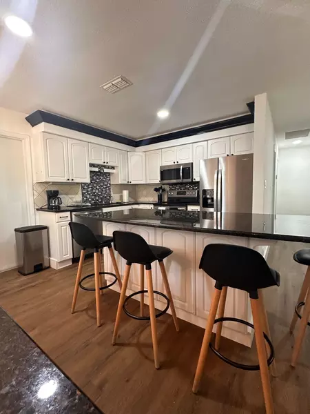 Coliving in Shore Acres - Clearwater-St. Petersburg, Tampa