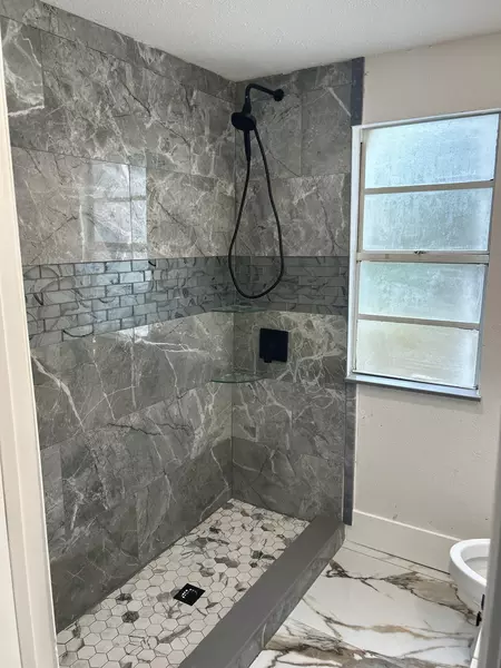 Coliving in Ybor City - Central Tampa, Tampa