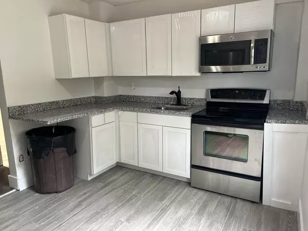 Coliving in Ybor City - Central Tampa, Tampa