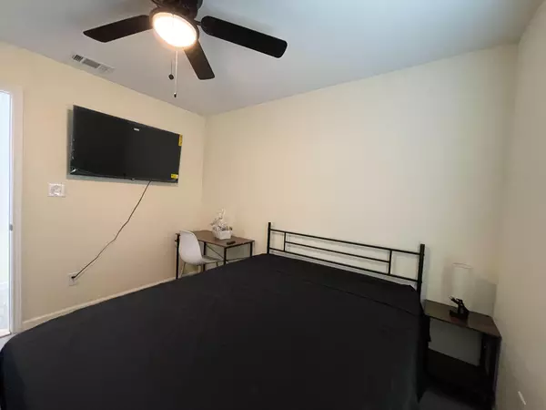 Coliving in West Arlington - Arlington, Dallas