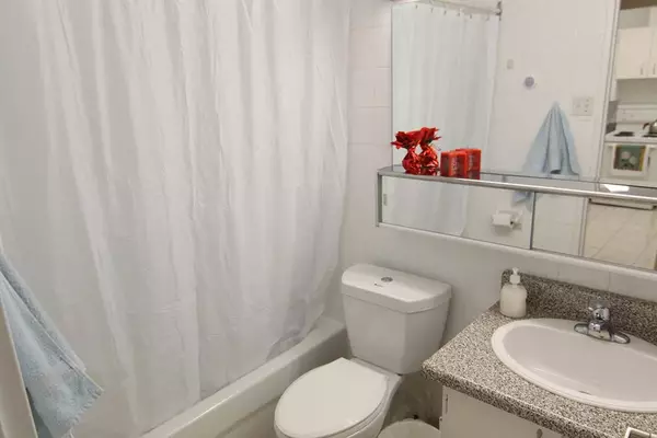 Coliving in St James Town - Downtown TO, Toronto