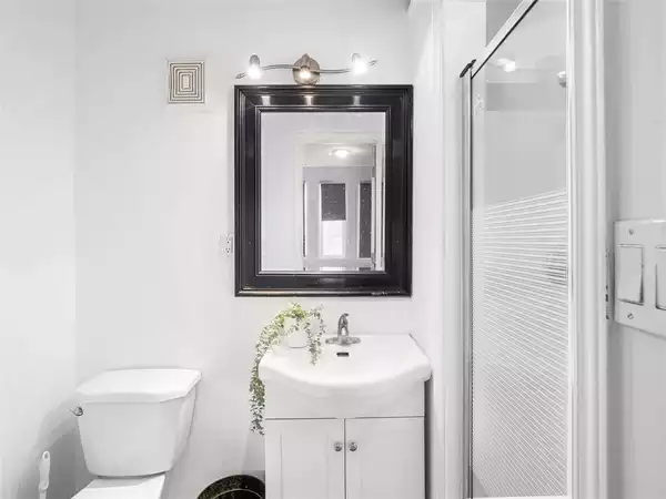 Coliving in Black Creek - North York, Toronto