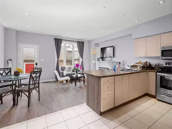 Coliving in Black Creek - North York, Toronto