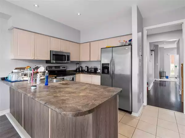 Coliving in Black Creek - North York, Toronto