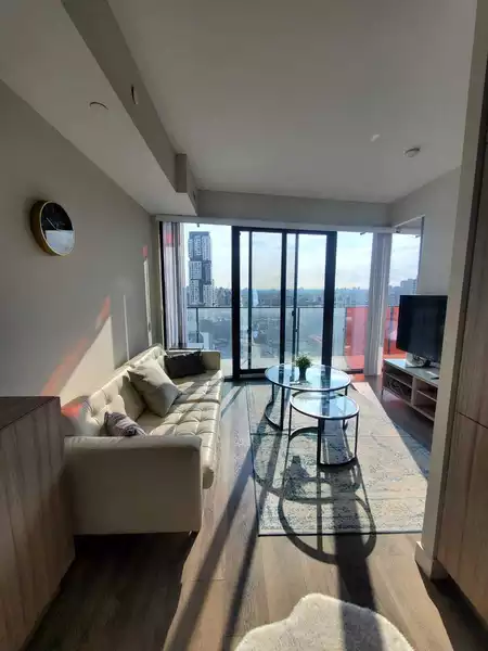 Coliving in Yonge-Bay Corridor - Downtown TO, Toronto
