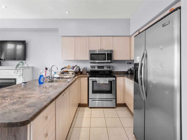 Coliving in Black Creek - North York, Toronto