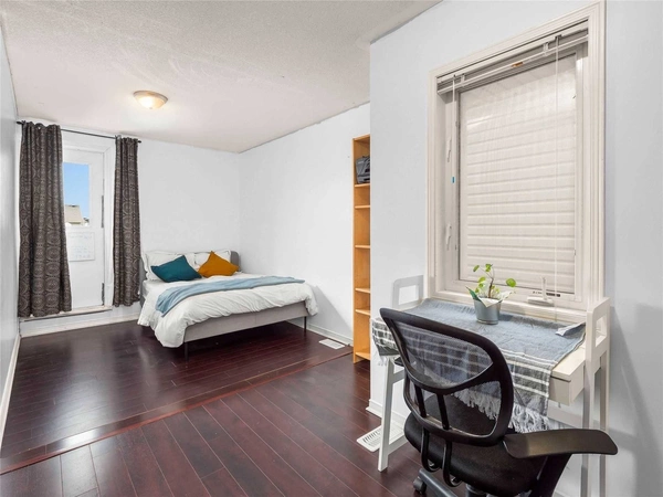 Coliving in Black Creek - North York, Toronto