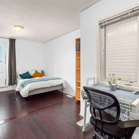 Coliving in Black Creek - North York, Toronto