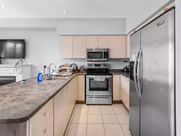 Coliving in Black Creek - North York, Toronto