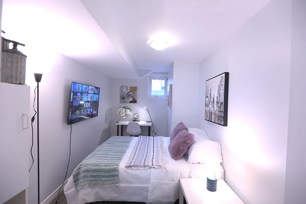 Coliving in Black Creek - North York, Toronto