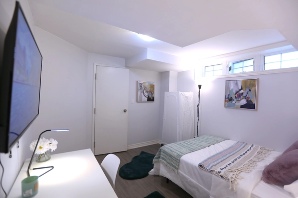Coliving in Black Creek - North York, Toronto