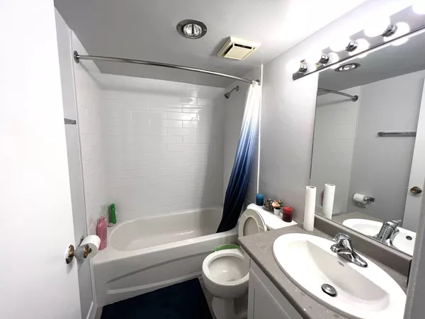 Coliving in West End - Downtown Van, Vancouver