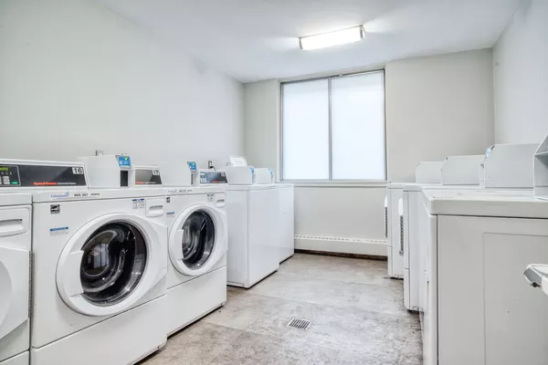 Coliving in Cliff Bungalow - City Centre, Calgary
