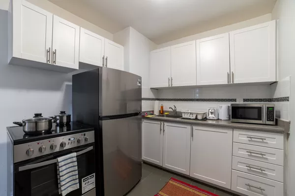 Coliving in New Toronto - Etobicoke, Toronto