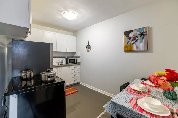 Coliving in New Toronto - Etobicoke, Toronto
