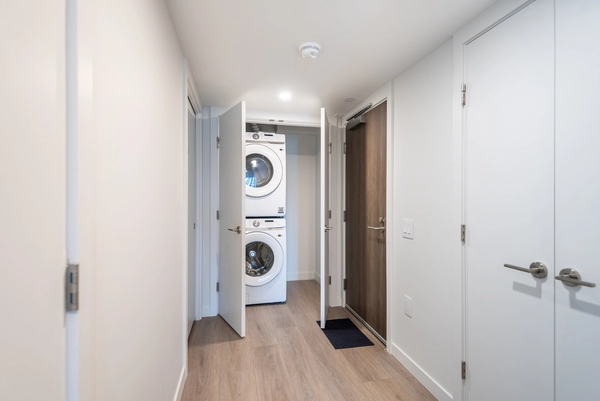 Coliving in Financial District Van - Downtown Van, Vancouver