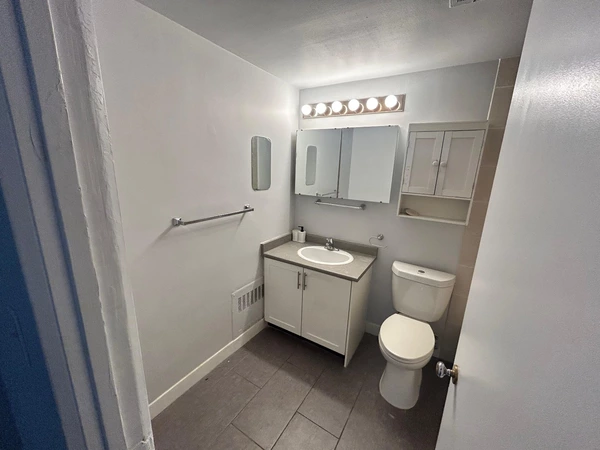 Coliving in Edmonds - Burnaby / New West, Vancouver