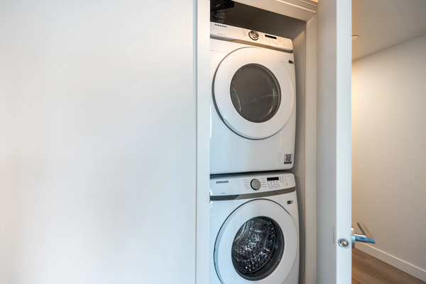 Coliving in Financial District Van - Downtown Van, Vancouver