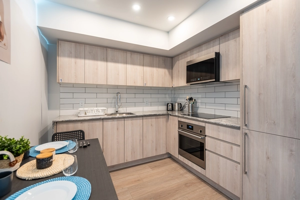 Coliving in Financial District Van - Downtown Van, Vancouver