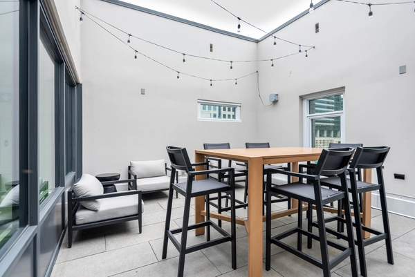 Coliving in Financial District Van - Downtown Van, Vancouver