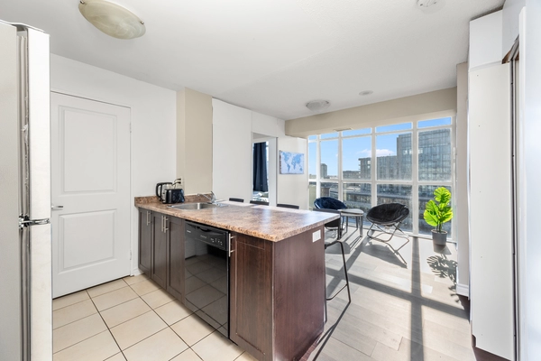 Coliving in Trinity-Bellwoods - West TO, Toronto