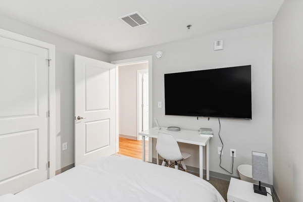 Coliving in Trinity-Bellwoods - West TO, Toronto
