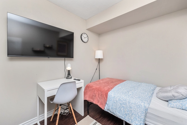 Coliving in Trinity-Bellwoods - West TO, Toronto