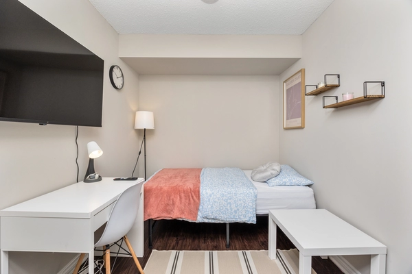 Coliving in Trinity-Bellwoods - West TO, Toronto