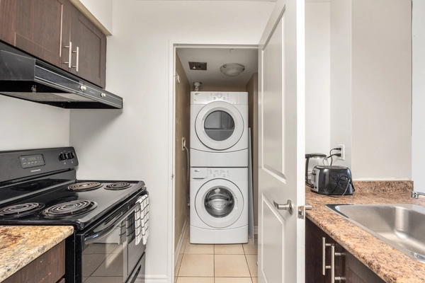 Coliving in Trinity-Bellwoods - West TO, Toronto