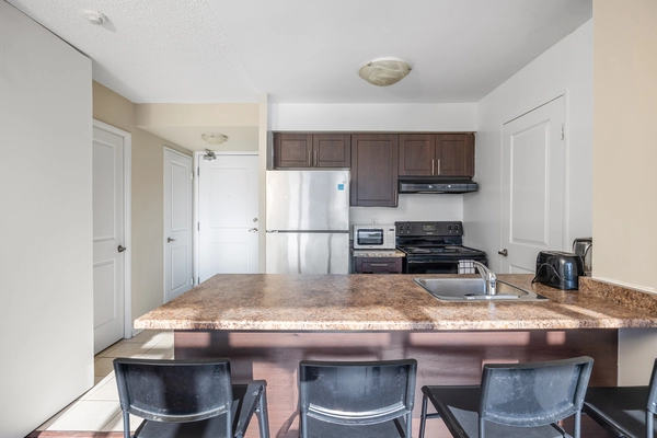 Coliving in Trinity-Bellwoods - West TO, Toronto