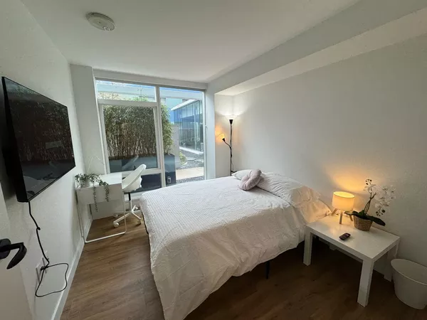 Coliving in West End - Downtown Van, Vancouver