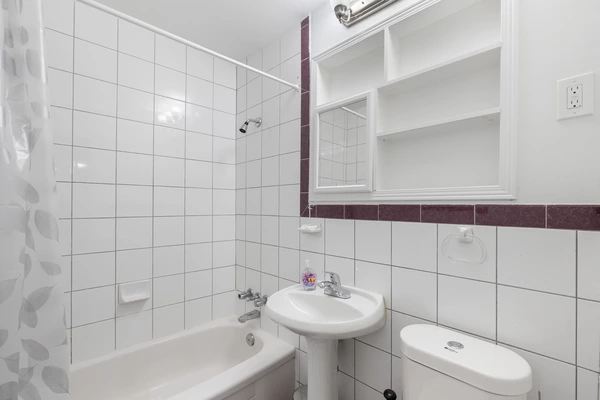 Coliving in Scarborough Village - Scarborough, Toronto
