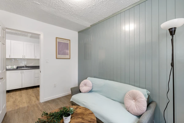 Coliving in Scarborough Village - Scarborough, Toronto
