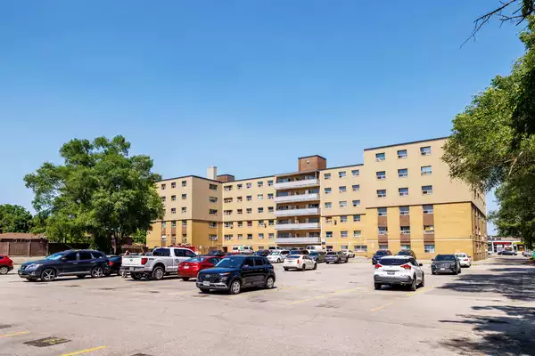 Coliving in Scarborough Village - Scarborough, Toronto