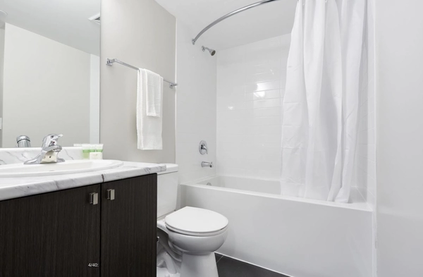 Coliving in St James Town - Downtown TO, Toronto