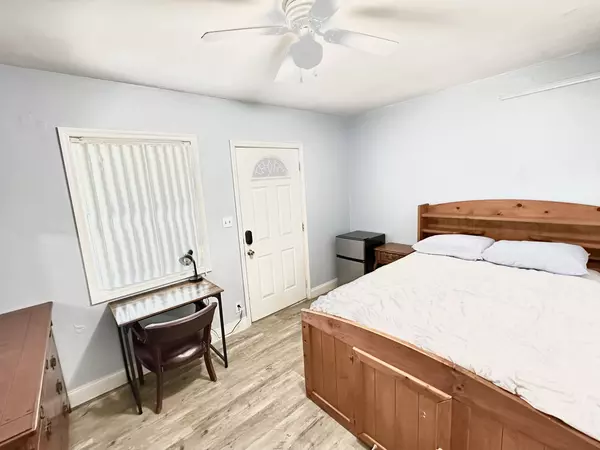 Coliving in Cedar Hills - Westside, Jacksonville