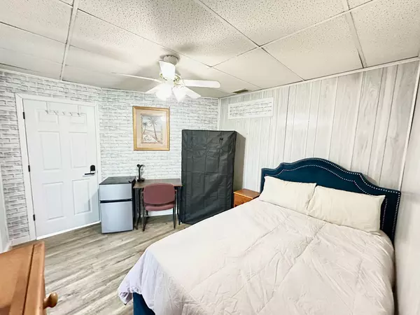 Coliving in Cedar Hills - Westside, Jacksonville